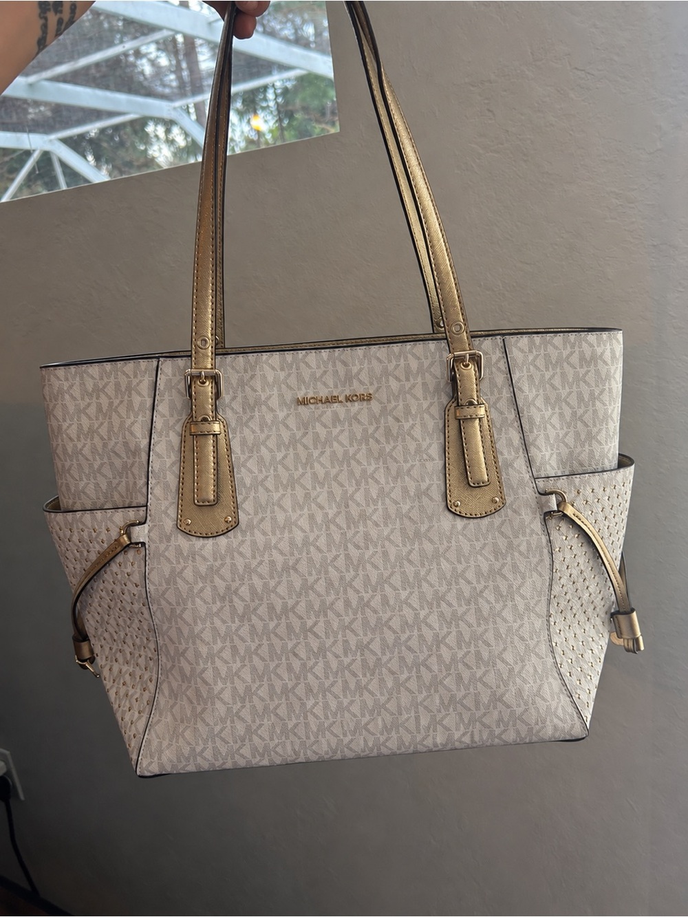 NWT RARE Michael Kors Voyager Bag (limited edition gold star pattern)